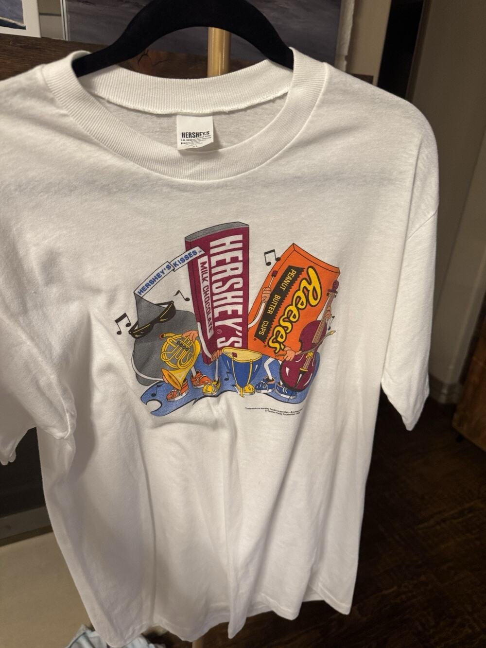 Hershey's Reese's Vintage Graphic T-Shirt 1990 White Cotton Men's made in USA